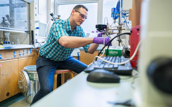 Prof Jason Hein in his lab at UBC Vancouver