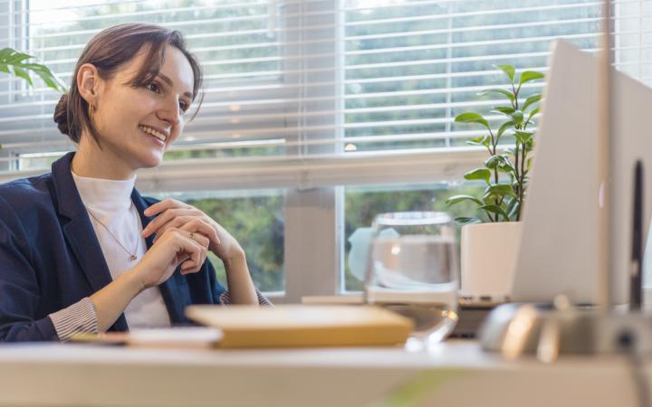 Student interviewing virtually